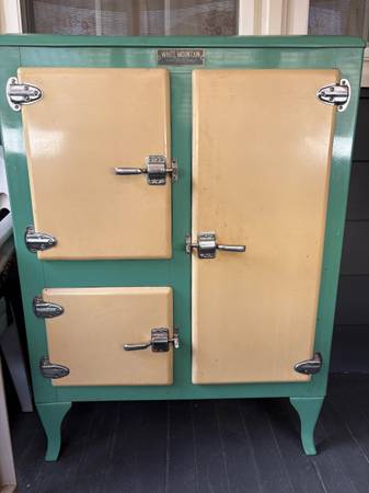 White Mountain Ice Box 1