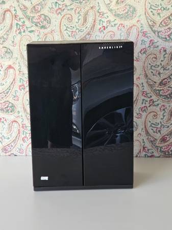 LASERLINE COMPACT DISC CABINET...REDUCED.... 1