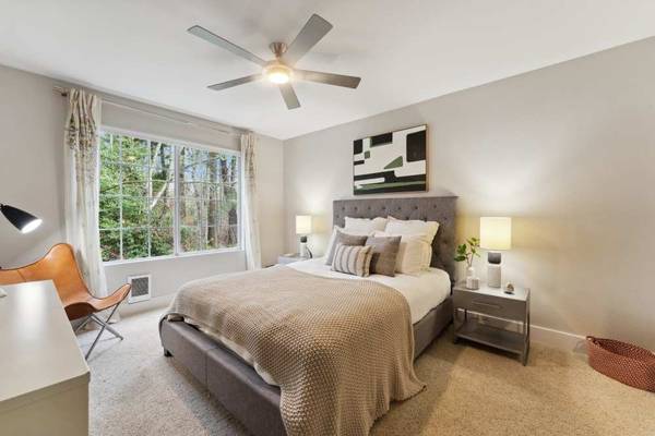 $1,929 / 2br - 1066ft2 - Onsite Management & Maintenance, Detached Garages, 2bd 2ba (11103 SW Davies Rd, Beaverton, OR)63820739212545120