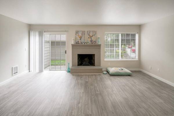 $2,350 / 3br - 1452ft2 - Turn the key. Enter. Smile. Ask about specials!63672582472705123