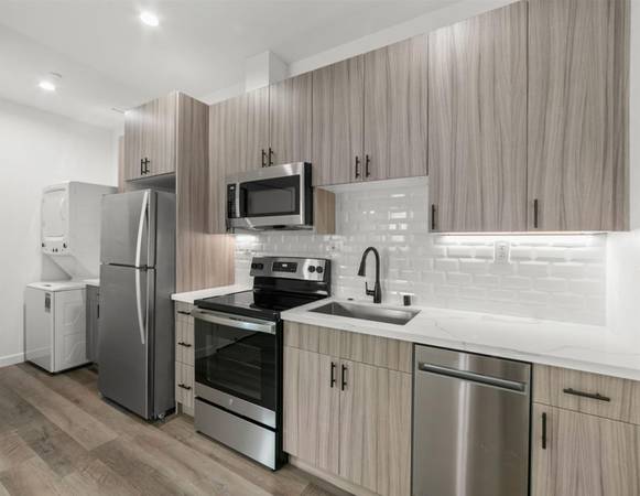 $2,395 / 1br - UPSCALE, OPEN LAYOUTS + Stainless Steel Appliances - 1 Bedroom (Poway)63701626650243124