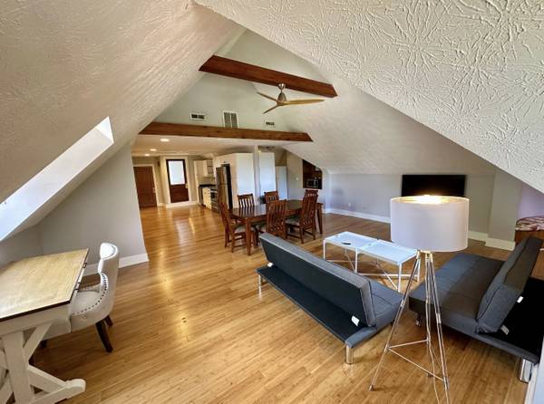 $1,200 / 1br - Habitación estudio amueblada y baño privado "Comparte áreas comunes" (Ritter Park)63989521036418124