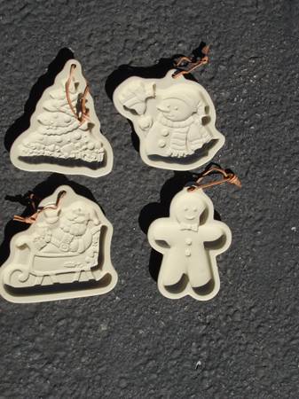 FOUR CHRISTMAS COOKIE MOLDS 1
