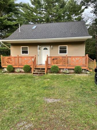 $1100.00 / 2br - 1000ft2 - East Tawas - 2 dormitorios, 1.5 baños. Terreno de 1.25 acres.64037895403009120