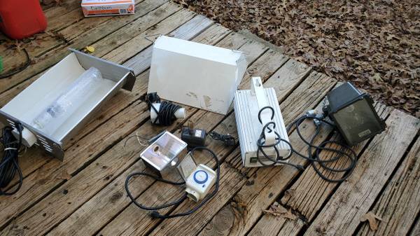 Plant Grow Lights/Reflectors plus Power Unit/Timex Timer/Pump 1