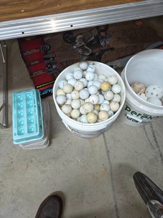 5 Gallon  Bucket  Of Golf  Balls 1