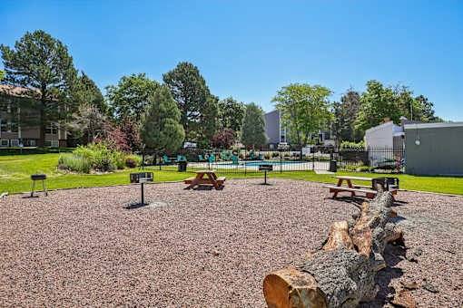 $1,545 / 3br - 1000ft2 - 3/hab 2/ba, Área de parrilla con zona de picnic, Parques para perros (360 N Murray Blvd, Colorado Springs, CO)63658145892481121
