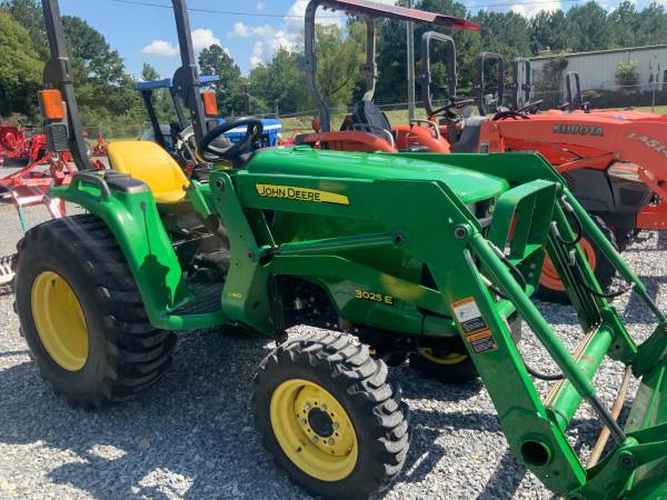 John Deere 3025E - 4x4 w/ Loader - $16,900 (Vincent)63440421155459123