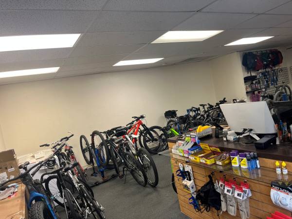 $1,450 / 1075ft2 - Retail / Office in Eagle River (Eagle River)63416718164353121