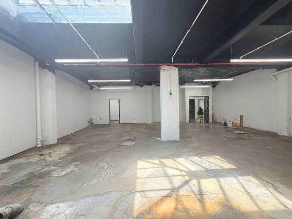 $3,279 / 1093ft2 - Bright Creative Space in East Williamsburg | 1,093 SF | Transit Access (Brooklyn)63912044380802124