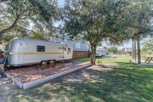 $1 RV Park (Hitchcock)63812532427265122