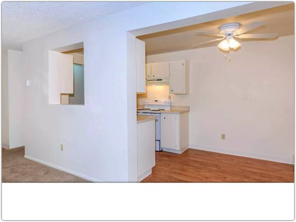 $1,500 / 1br - 780ft2 - Check out our amazing location! 1 bed, 1 bath. Located in Olympia. (Olympia - Cinemark Century Olympia)63808130935043120