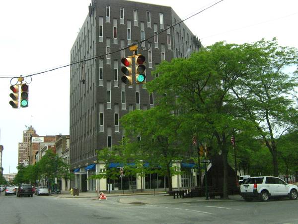 $4,750 / 4500ft2 - AAA RETAIL LOCATION (DOWNTOWN SYRACUSE)63982841453443121