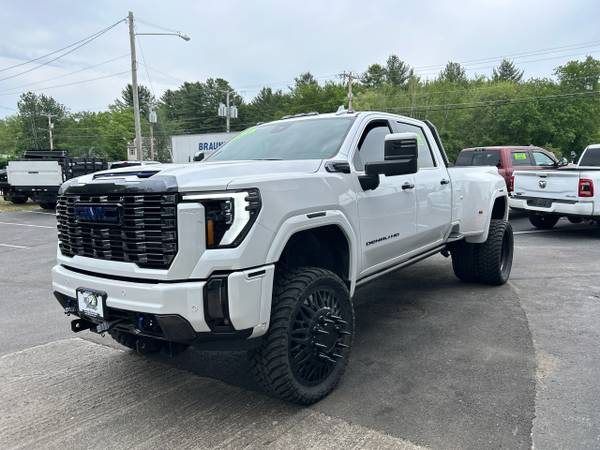 2024 GMC Sierra 3500HD Denali Ultimate Crew Cab 4WD - $105,944 (Plaistow, NH)63622657988609123