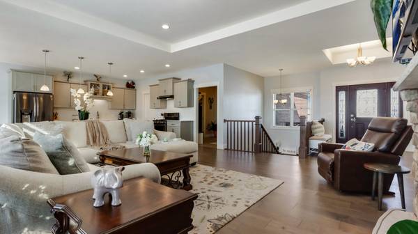 $724,900 / 5br - 3067ft2 - 51025 Ridge View Road (Osseo)63655162497921122