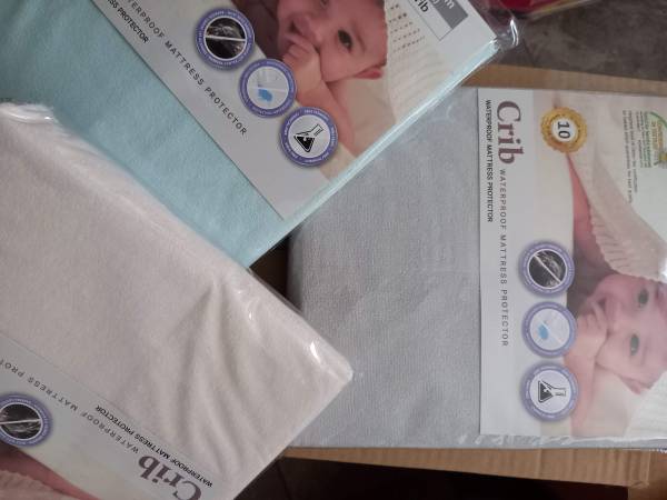 Protector impermeable para cuna de bebé - $2 (Redmond)63471354581379121