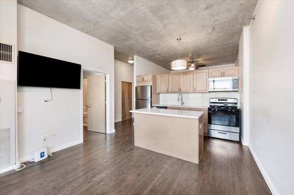 $2,750 / 2br - 800ft2 - $2,750  / 2 Bedrooms , 1.5 bathrooms - 1720 S Michigan Ave. Unit 1712 (Chicago)64041475349121122