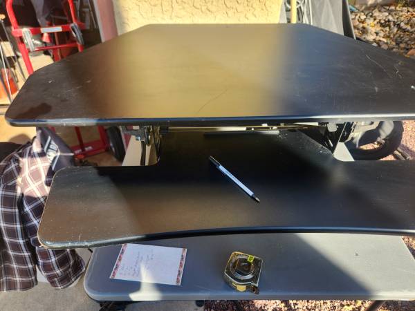 FlexiSpot adjustable standup desk 1