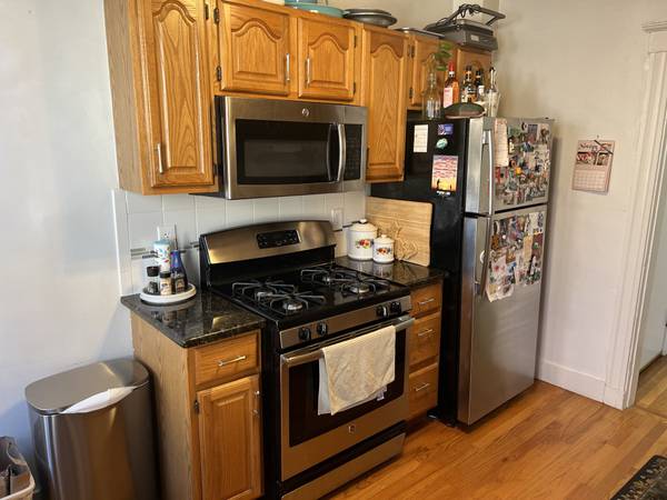 $2,895 / 2br - 9999ft2 - ¡SIN COMISIÓN! ¡APARTAMENTO DE 2 HABITACIONES DE ALTA CALIDAD, EXCELENTE UBICACIÓN EN COMM AVE! ¡DISPONIBLE 1/2/25! (Brighton)63620479984131124