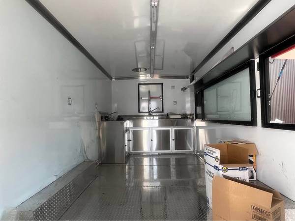 Brand new Food Trailer - $3463470049485315124