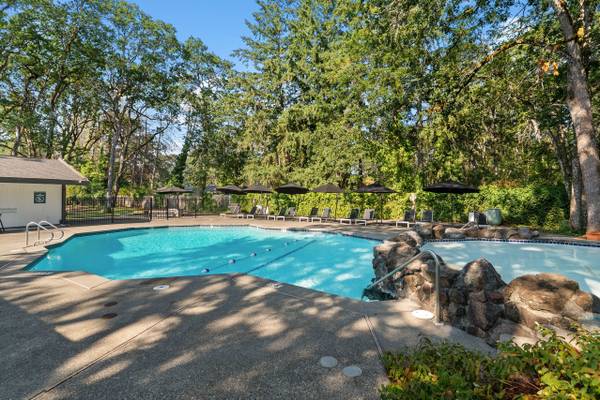 $1,899 / 2br - 1046ft2 - Private Patio/Balcony, Swimming Pool, 2 BD (8200 Bridgeport Way Southwest, Lakewood, WA)63890096374659120