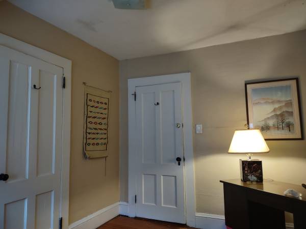 $850 Lovely home to share in Victorian, private room (Hartford, Asylum Hill area)63989074430338124