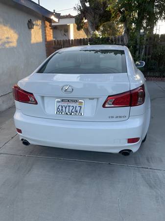 2012 lexus IS250 muy pocos kilómetros solo 82xxx kilómetros título limpio - $10,900 (Sfv)63623779905155124