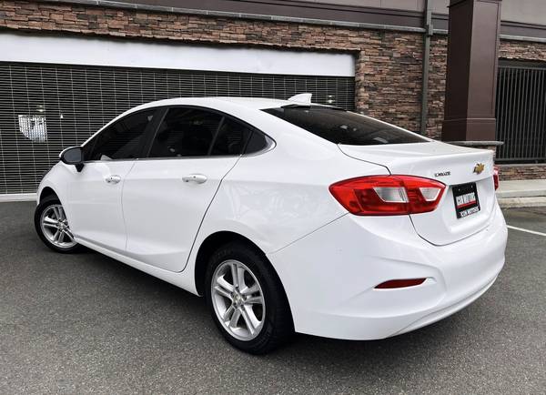 Chevrolet Cruze LT Low Mileage - $9,50063474457864195121
