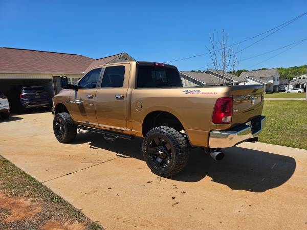 2011 Dodge Ram 1500 SLT – 5.7L HEMI V8 – 4x4 - $17,950 (Weaver)63622070639619122
