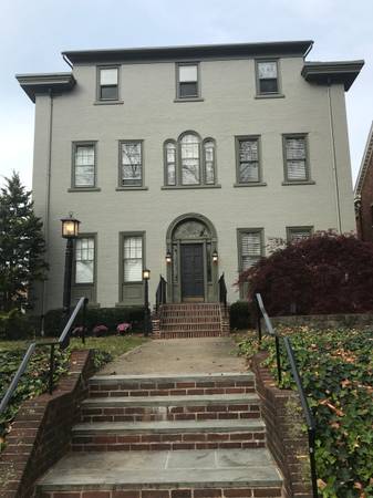 1st  floor, 2 bedrooms, 123 E Market Street 1