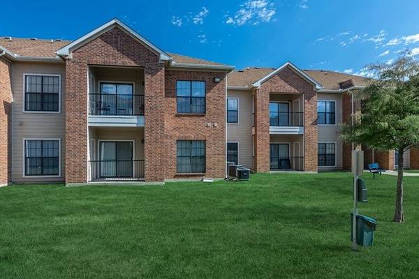 $1,207 / 1br - 700ft2 - Get an amazing workout in our fully equipped Fitness Center! (Dallas - Dallas)63796257718275124
