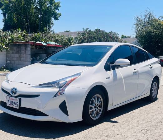 2016 Toyota Prius - $8,98963617120909313120