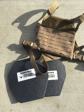 Armored Republic AR500 Molle Carrier w/ (2) 9”x9” plates 1