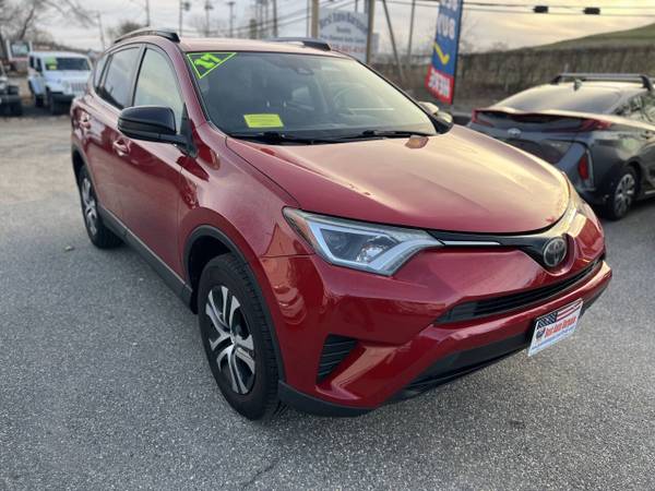 2017 TOYOTA RAV4 AWD, EFICIENTE EN COMBUSTIBLE, UN SOLO DUEÑO, CON CÁMARA DE REVERSA - $16,995 (Lowell MA 01851)63615352713731122