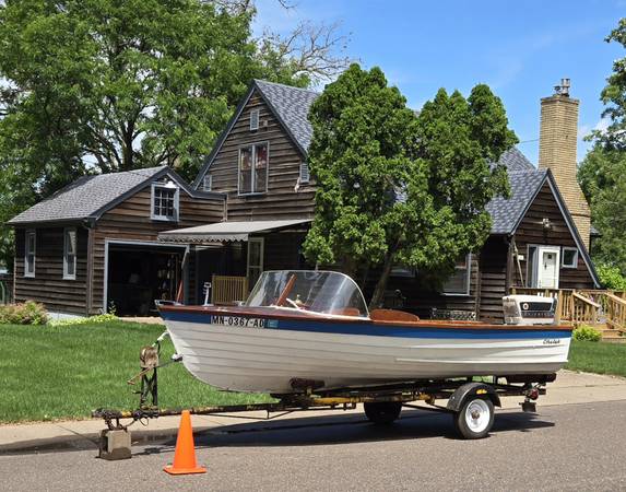 1957  Chetek Lapstrake Wood Boat 16' - $9,995 (Chetek)62942255502465121
