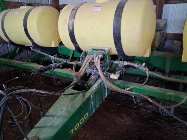 JD corn planter 1