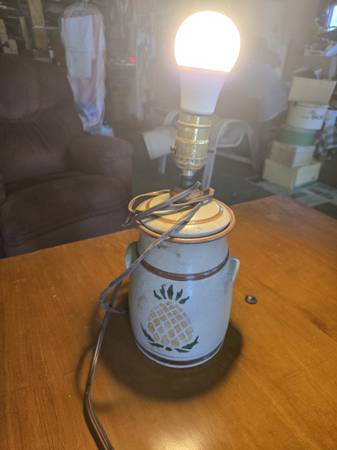 Old Cape Cod Stoneware Lamp 1