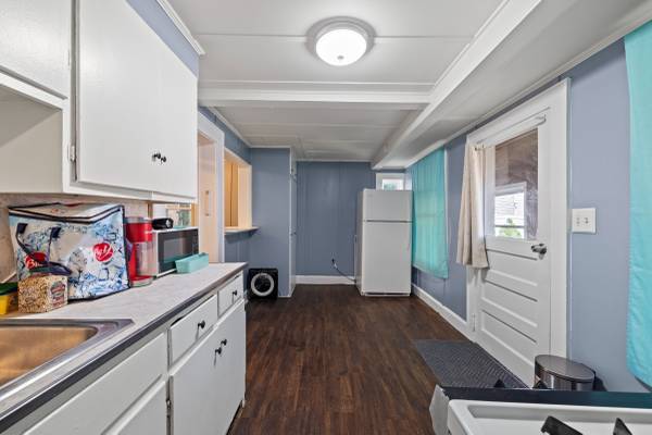$1,550 / 1BR – PRIVATE BUNGALOW – PARKING INCLUDED – NO BROKER FEE 1