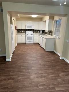 $1,455 / 3br - 1340ft2 - ✨ Deluxe 3-Bedroom Townhome – Move-In Ready by 10/16/2025! ✨ (Clarksville)64008826119810120