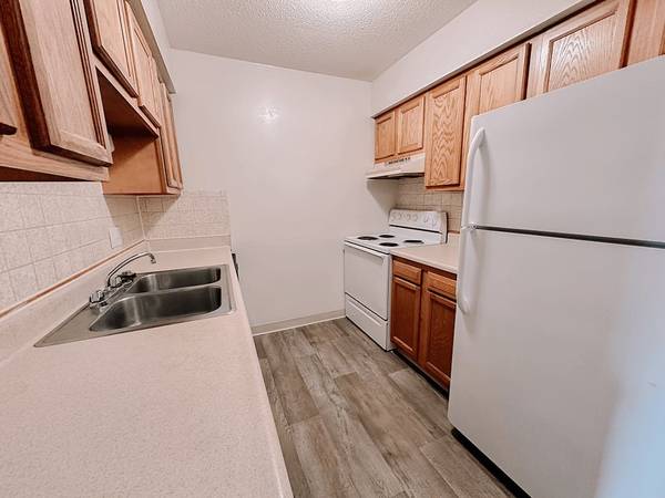 $950 / 2br - 750ft2 - 2/bd 1/ba, Carpeting, Basketball Court (327 Union St, Newark, OH)63807326218499122