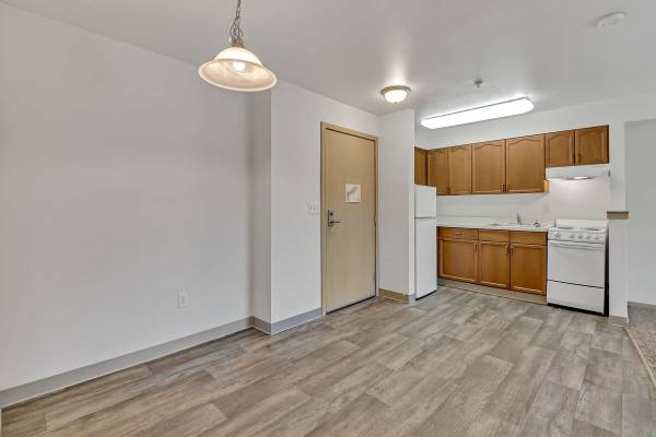 $2,121 / 2br - 842ft2 - Efficient Appliances, Patio with BBQ and outdoor seating, Cable Ready (13510 SE 272nd St, Kent, WA)63799909673347120