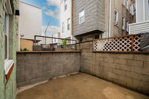 $957 / 3br - 968ft2 - **Square Park! 3 bed house is ready for move-in** (Philadelphia)64024499850625123