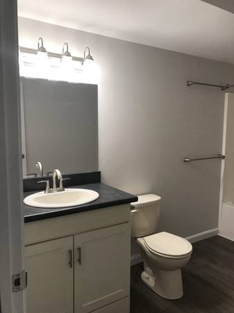 $2,585 / 2br - 1140ft2 - Plank Flooring, Balcony, Fitness Center (180 Woodbury St, Manchester, NH)63932189392387124