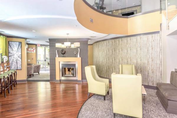 $1,781 / 1br - 938ft2 - Den or Study, Located in Laurel, 1B/1B (14720 4th St, Laurel, MD)63694591060481120