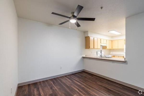 $1,395 / 1br - 767ft2 - Energy-Efficient Dishwashers, Easy Access to Public Transit (West Eugene - Bethel)63977277592066121