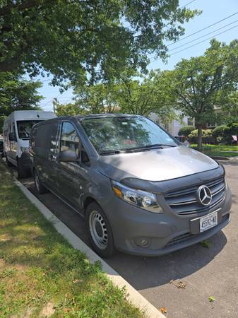 2022 Mercedes Metris Cargo - $39,000 (staten island)63654723011971120