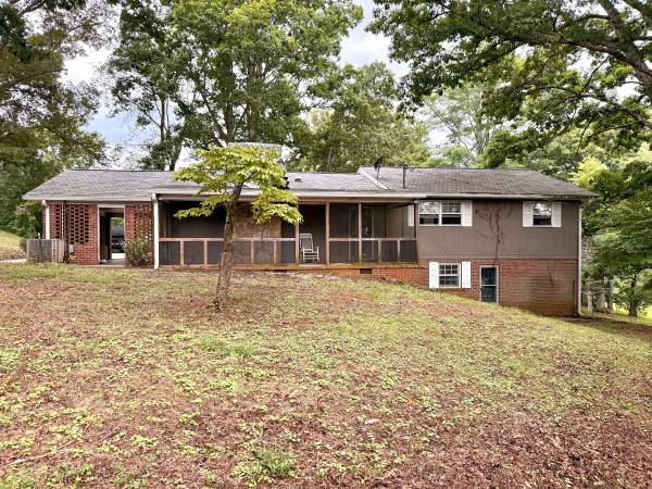 $224,900 / 3br - 1547ft2 - FIXER-UPPER BRICK RANCH (McCaysville)63792118936833122