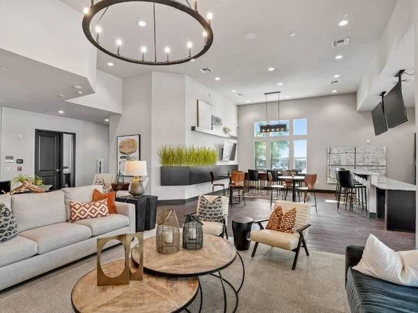 $1,499 / 1br - 840ft2 - Covered Parking*, On-Site Car Care Center, Granite Countertops (Cooley Station)64024999136003123