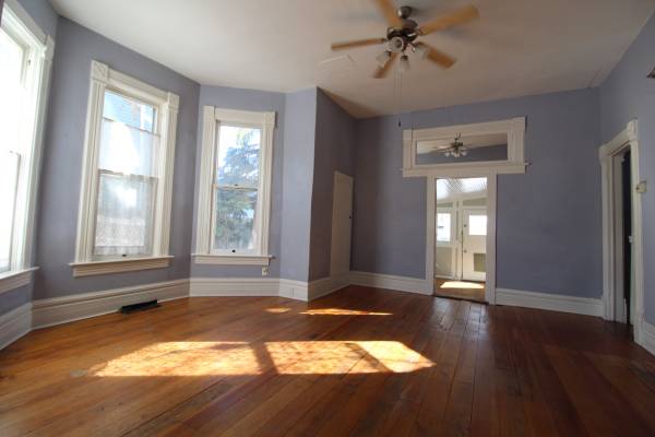 $625,000 / 3br - Cute Victorian Farmhouse near Liberty Park (Liberty Wells / Salt Lake City)63670973068675122