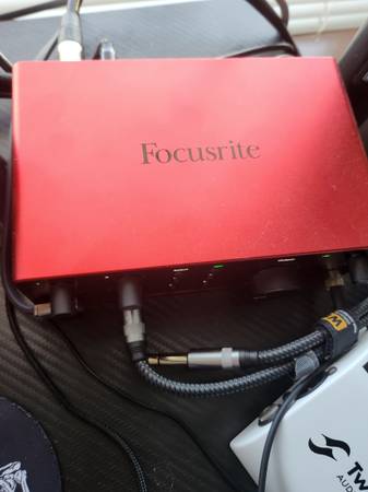 Focusrite Scarlett 4i4 4th Generation 1